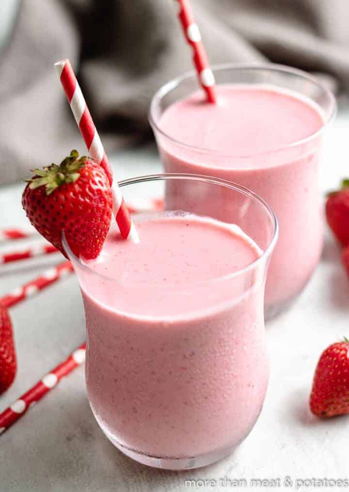Strawberry yogurt smoothie 6 strawberry greek yogurt smoothie
