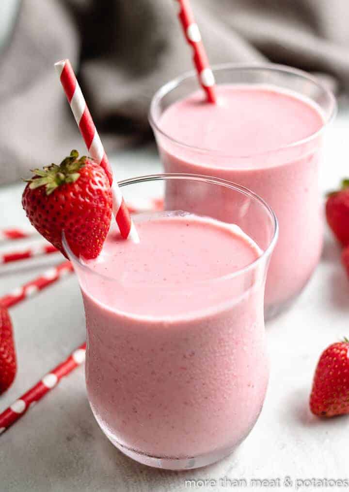 Strawberry Greek Yogurt Smoothie Recipe