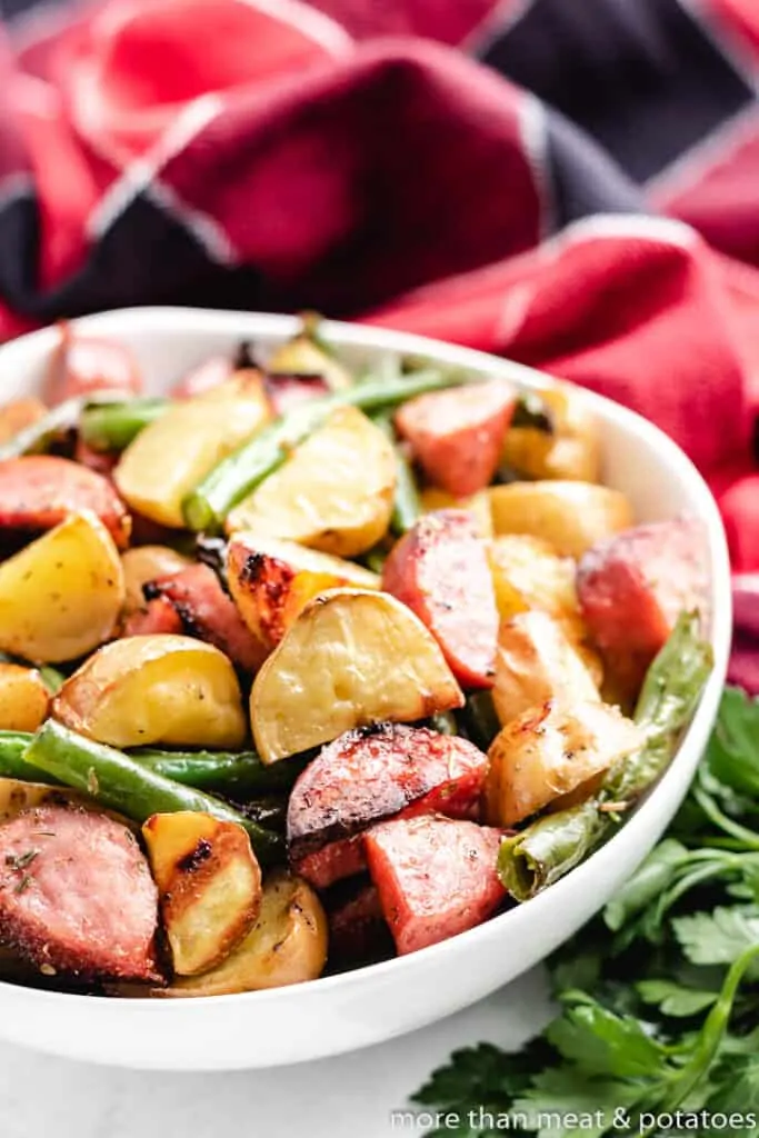 The roasted meat and vegetables in a bowl.