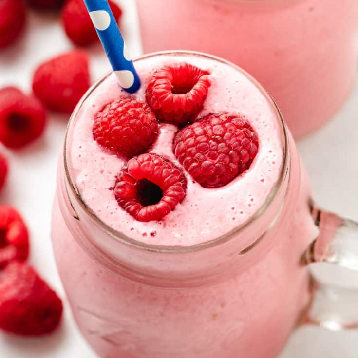 Raspberry smoothie image featured 10 minute raspberry smoothie
