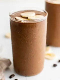 Smoothie with bananas in a glass.
