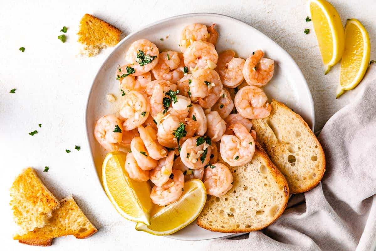 Top down view of a plate of shrimp scampi.